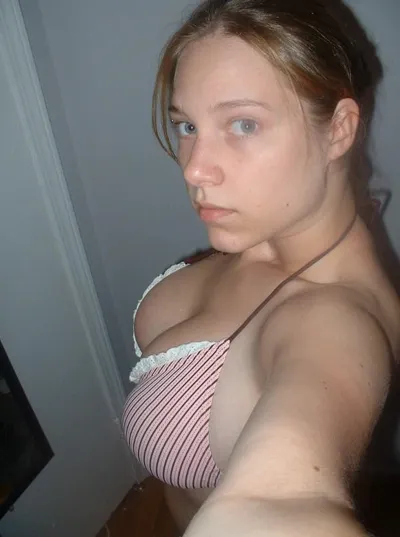 Chloé, 33 ans - Cherche flirt léger et moments coquins