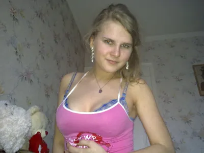 Sophia, 27 ans, cherche expérience sexuelle multiple