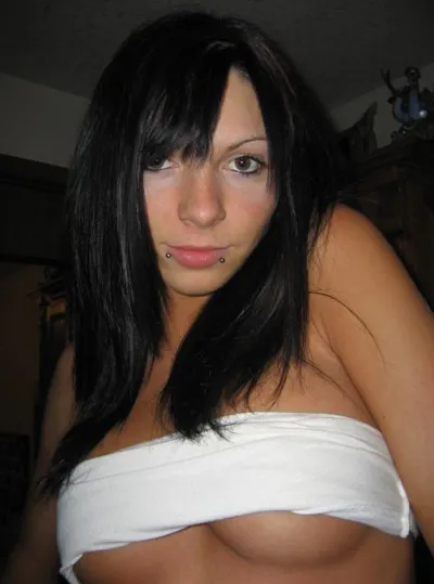 Marie-Laure, 27 ans, recherche rencontre secrète